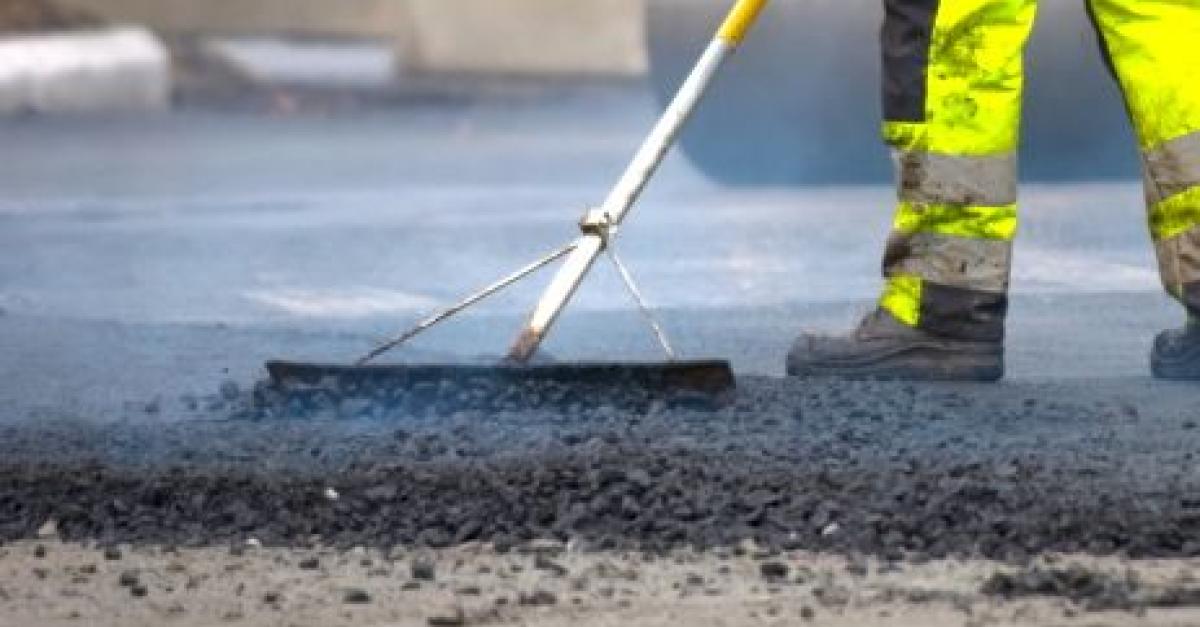 GOUDRONNAGE ROUTE DES TRONS